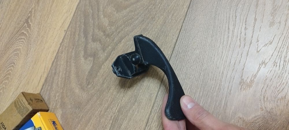 Продам замки 1000 ; датчики 500 гитара дворника