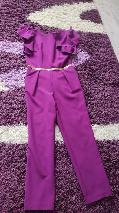 Salopeta damă superbă.