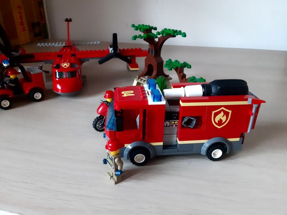 Pachet Lego Pompieri 60217 si 60214. Cadou 60213