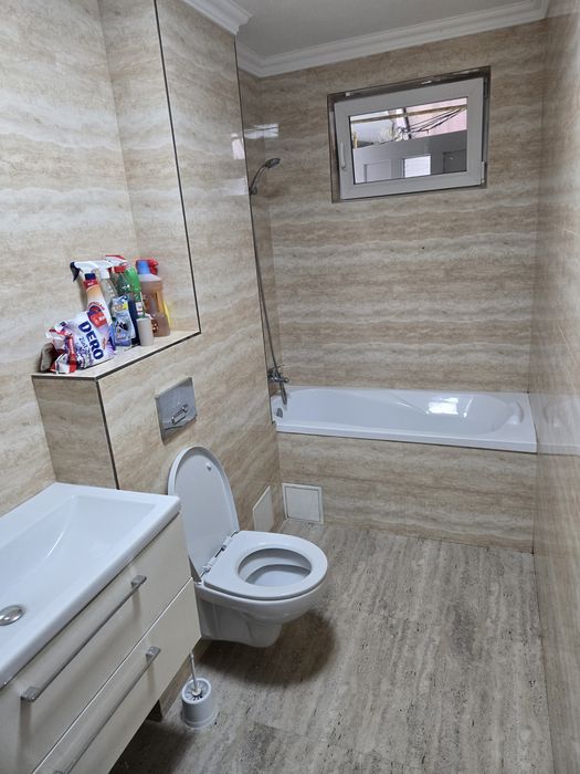 Inchiriez apartament cu un dormitor pe str Rodnei