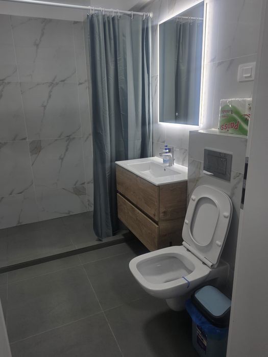 Închiriez apartament