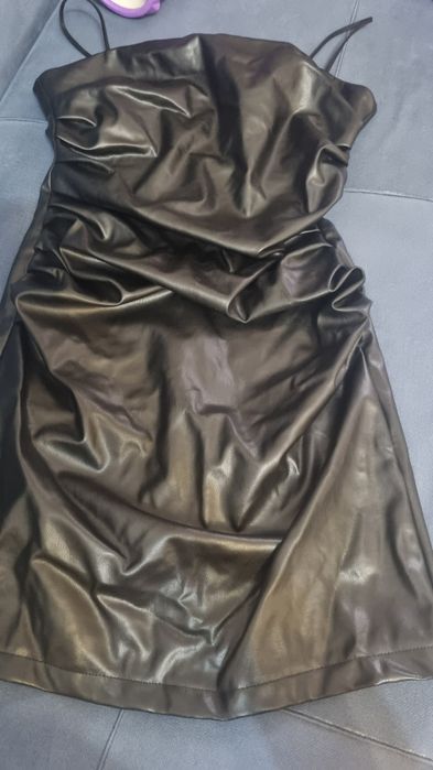 Продам обувь, платье, юбку.