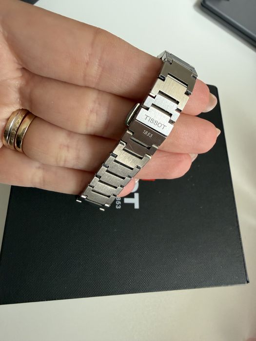 Часовник Tissot дамски