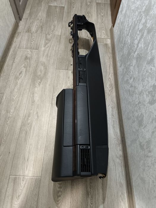 Панель Мерседес 210