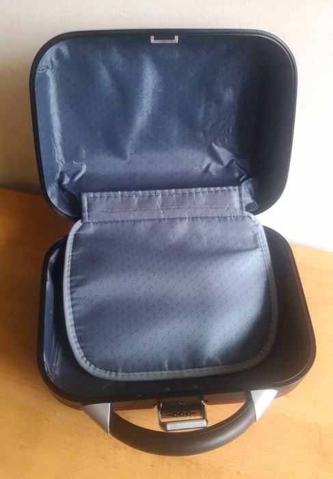 Geantă depozitare cosmetice