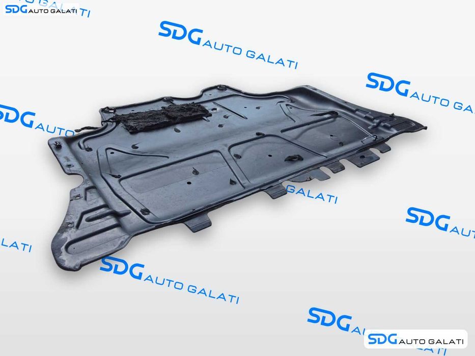 Scut Protectie Motor Plastic Volkswagen Passat B8 (3G) 2014 - 2023 Cod 5Q0825236 (Prezinta Mici Defecte Imperfectiuni) [LN0600]