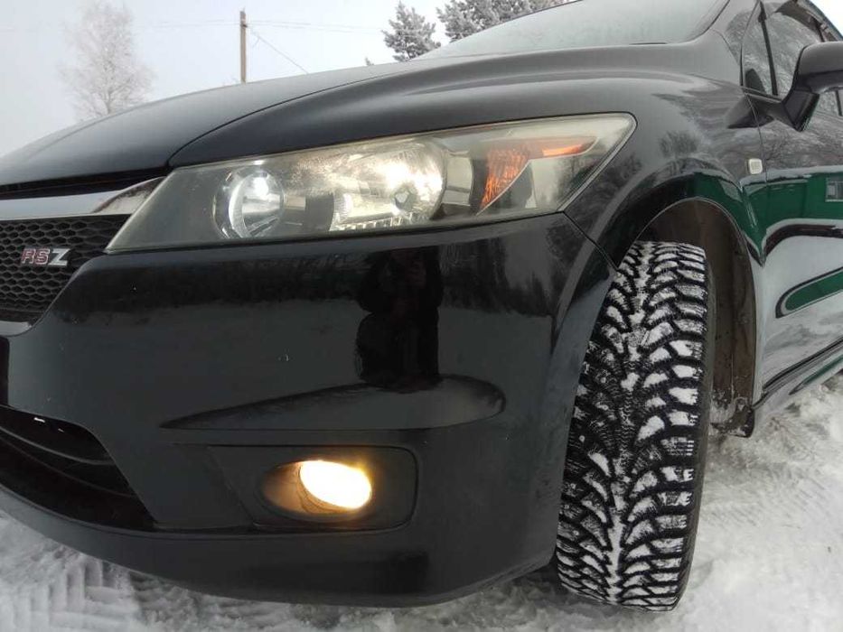 Honda Stream (Минивен)