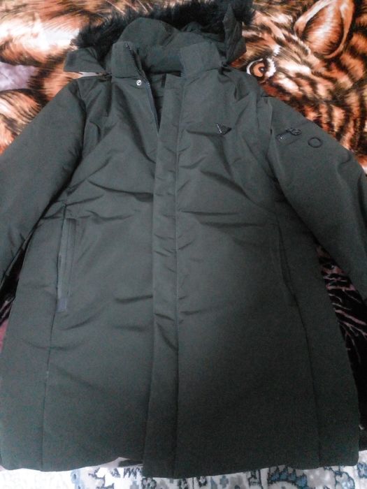 Kurtkani holati yaxshi yangi ellita parda ham yangidek