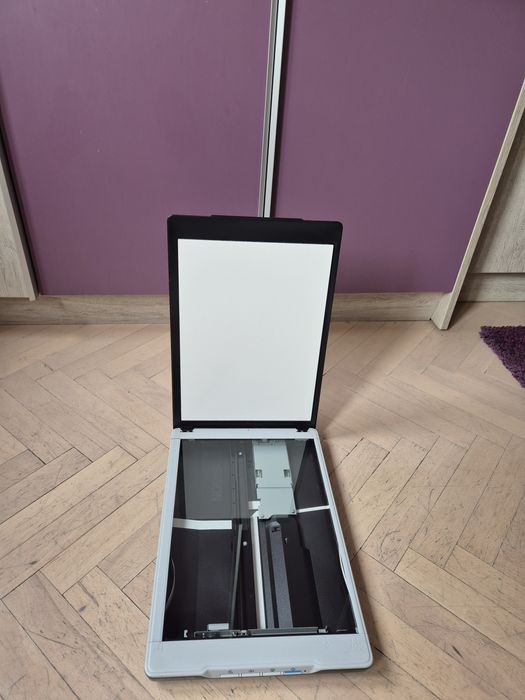 Скенер Epson Perfection V19