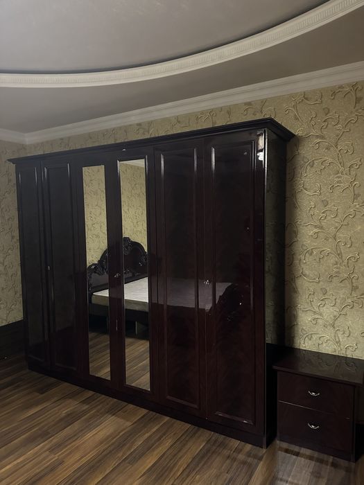 Продаю спальный гарнитур spalnya mebel sotiladi