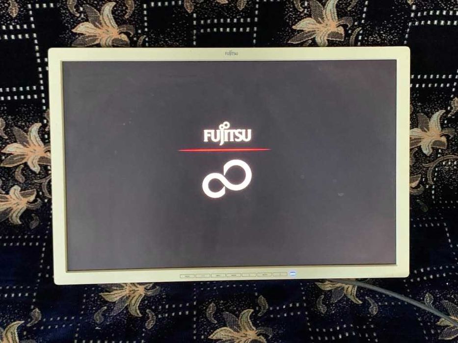 Monitor LED Fujitsu