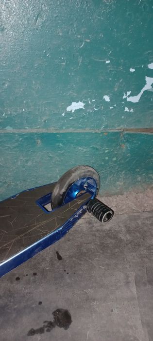 Продаю трюковой самокат.