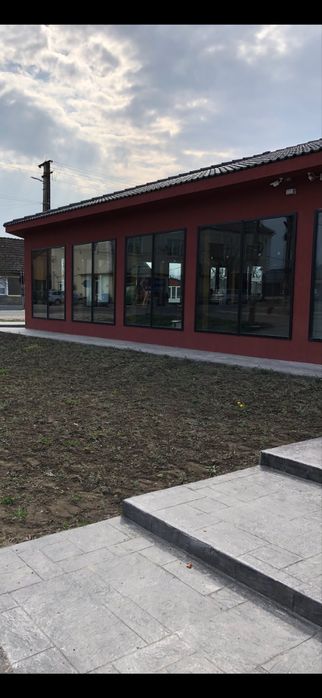 Spatii de inchiriat .