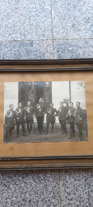 Fotografie veche în rama din lemn