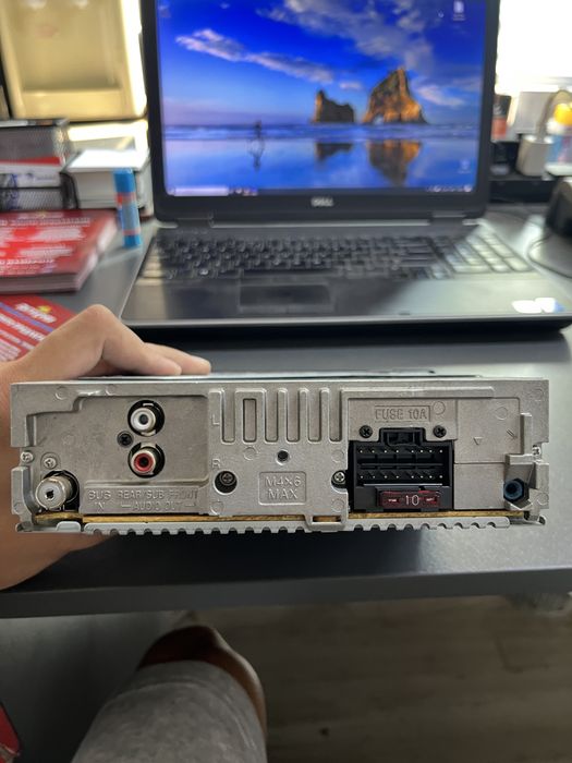 CD плеър Sony CDX-GT35U