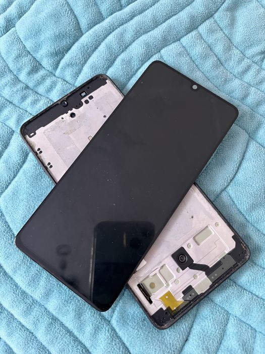 Продаю самсунг Галакси А41 на запчасти