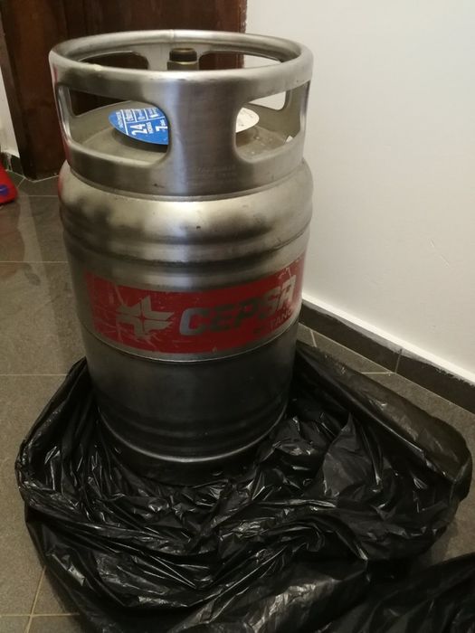 Олекотена Газова Бутилка