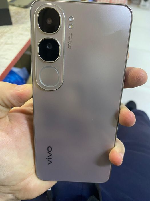Срочно Vivo v40 lite