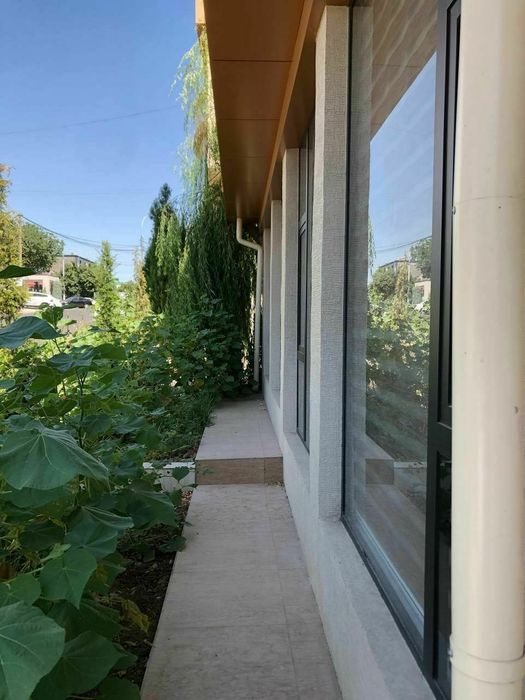 Arenda ofis 20,22m2 Yakkasaroy tumani kandissaner, parkovka qulay joy