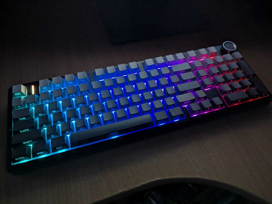 Tastatura noua AULA F99 PRO Mecanică 96% cu Montare Gasket, Hotswap, RGB