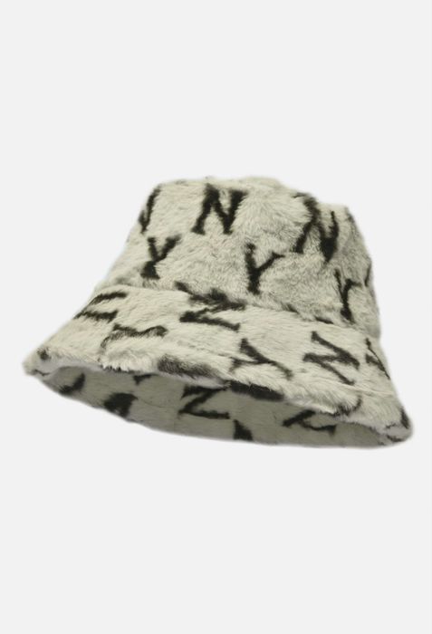 Дамска зимна шапка пух