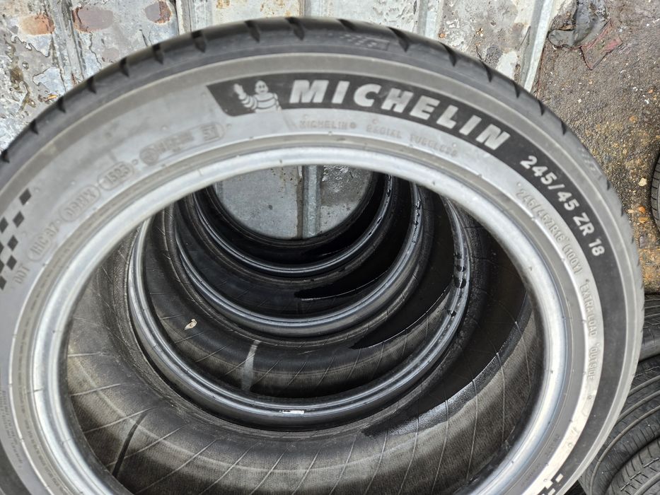 4бр. 245 45 18 Michelin летни.