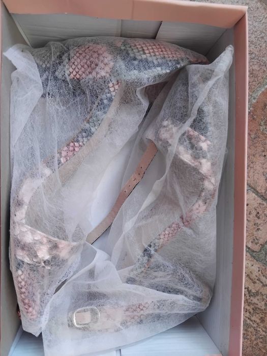 Дамски сандали с ток