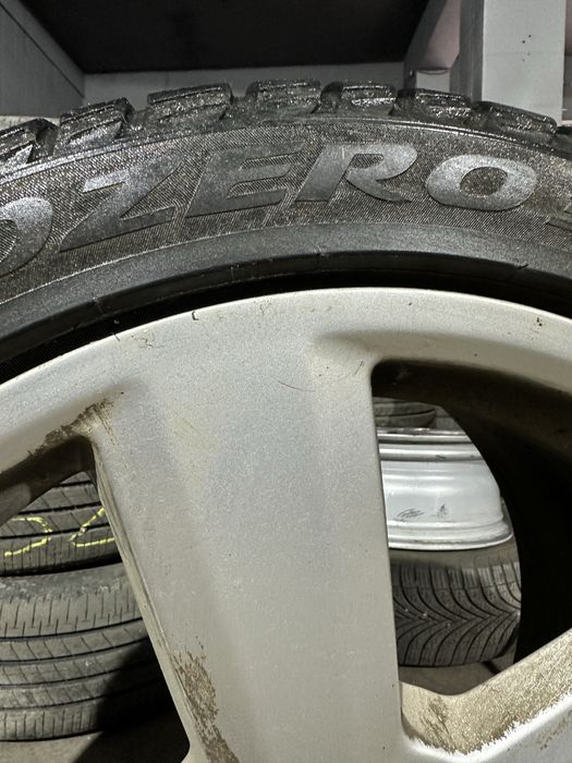 Anvelope Iarna Pirelli Sottozero 245 40 18 Vand si la bucata