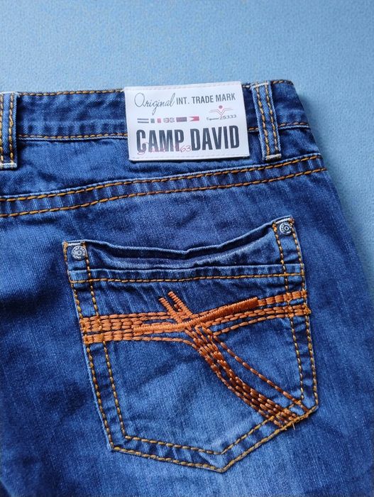Blugi camp david