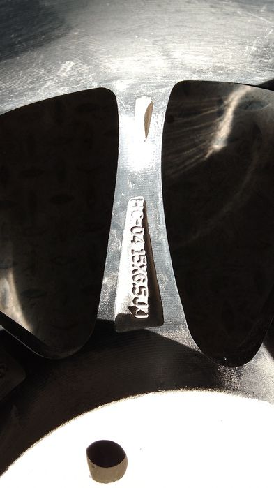 В продаже легкосплавные диски