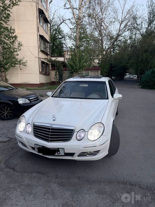 Mercedes-Benz E240