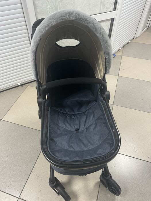Продам зимнюю прогулочную коляску
