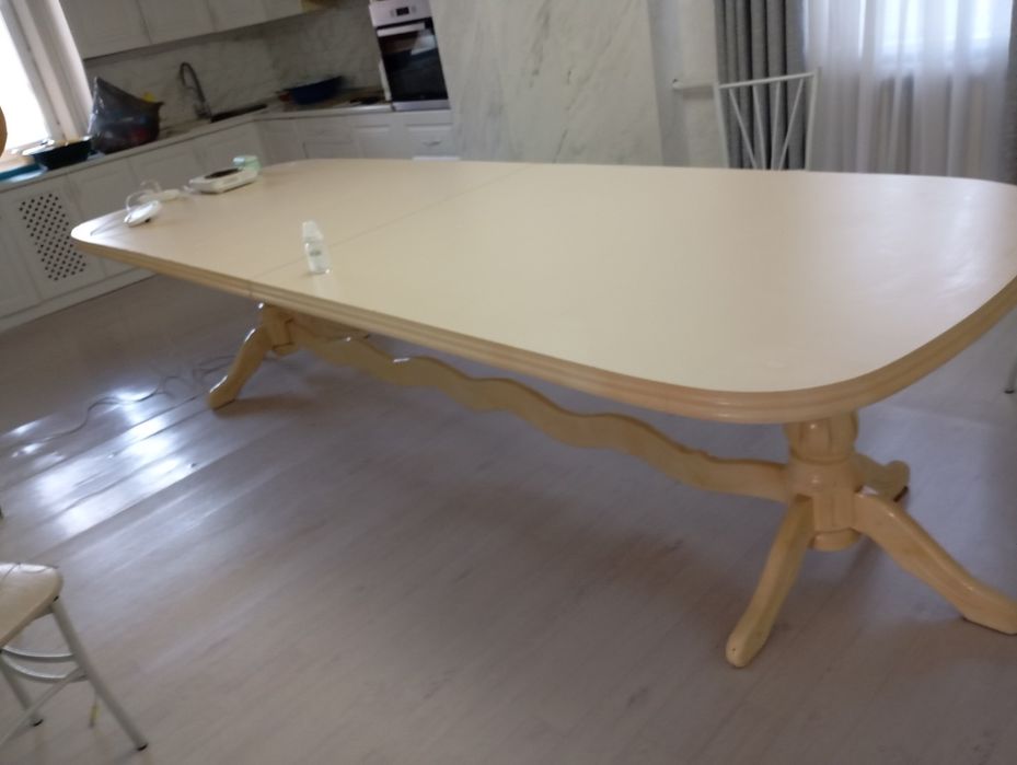 Ұзындығы 4.5 м стол, бағасы 70.000₸