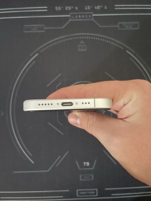 Iphone 16 в белом цвете
