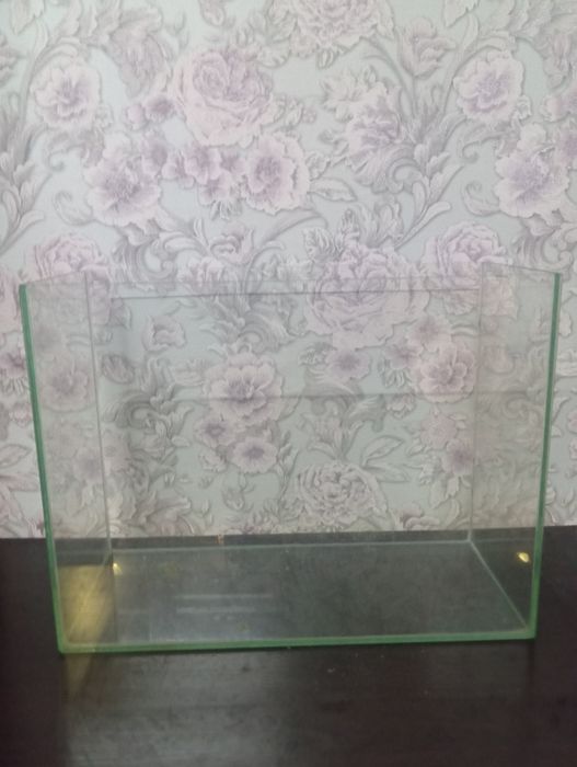 Продам два аквариума,