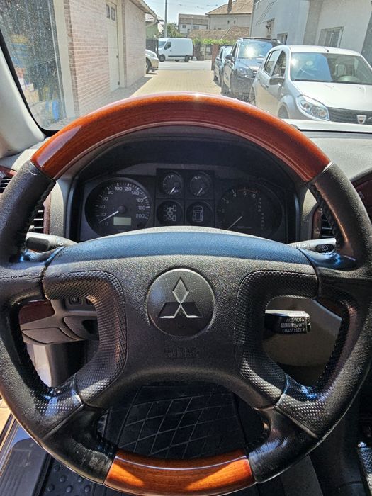 Mitsubishi Pajero 3.2 DI-D | 2005, 228.500 km, 7 Locuri
