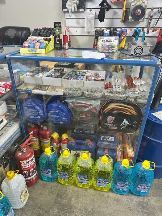 Стеклянные витрины, эконом панели, шкафы б/у