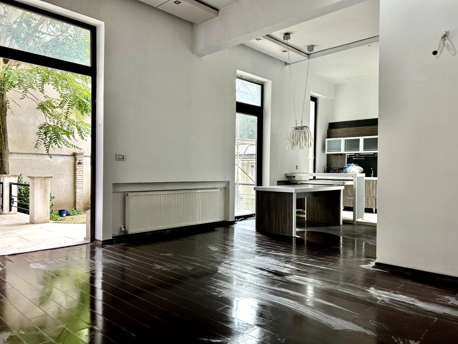 Casă 10 Camere - D+P+E+M • 580 mp utili Direct Proprietar ULTRACENTRAL