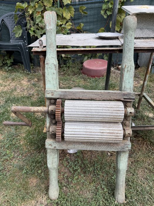 Vand teasc de inox si zdrobitoate pentru struguri