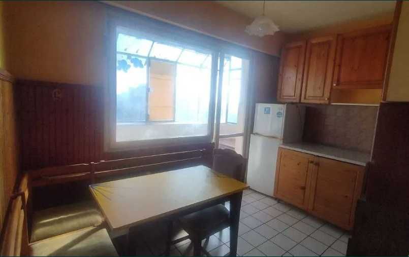 Тристаен среден източен апартамент в квартал Младост 1-Касабова