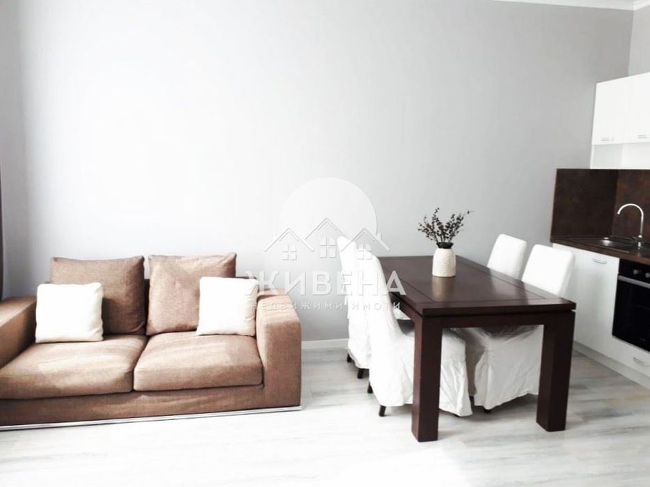 Продава се Четиристаен апартамент в Варна, Център - 200 кв.м за 2000 €/кв.м - Снимка #5