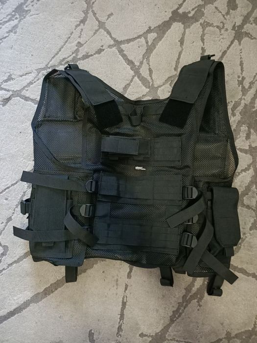 Urgent Vestă tactică profesională pentru pază și poliție – Ca nouă, nefolosită