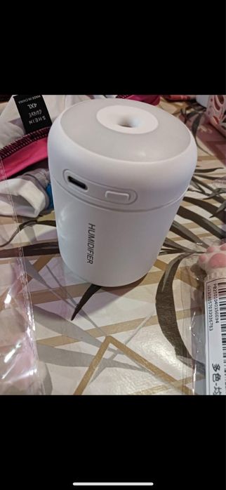 Umidificatoare alb si negru