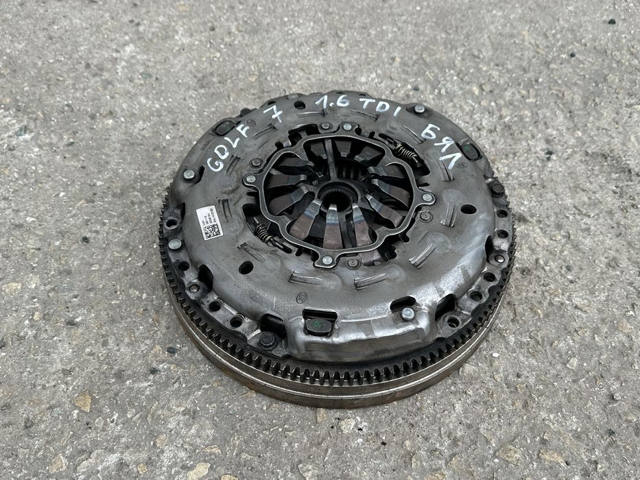 Демпферен маховик комплект за Фолксваген  Голф 7 1.6tdi-110k!