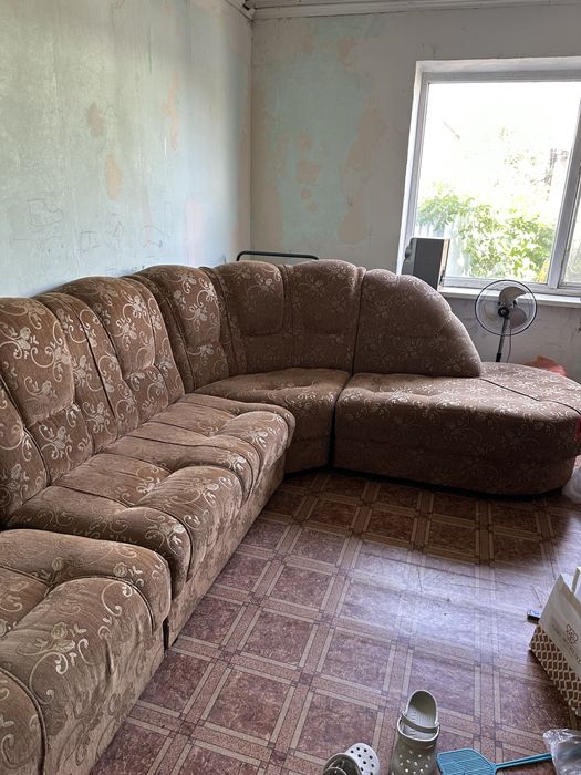 Срочно продам диван