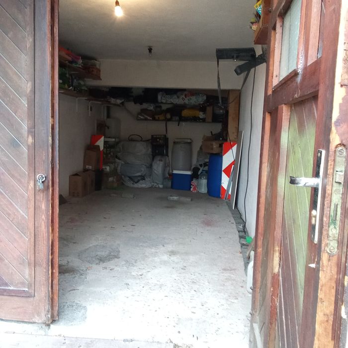 Продавам гараж 16кв.м  в кв.Аспарухово