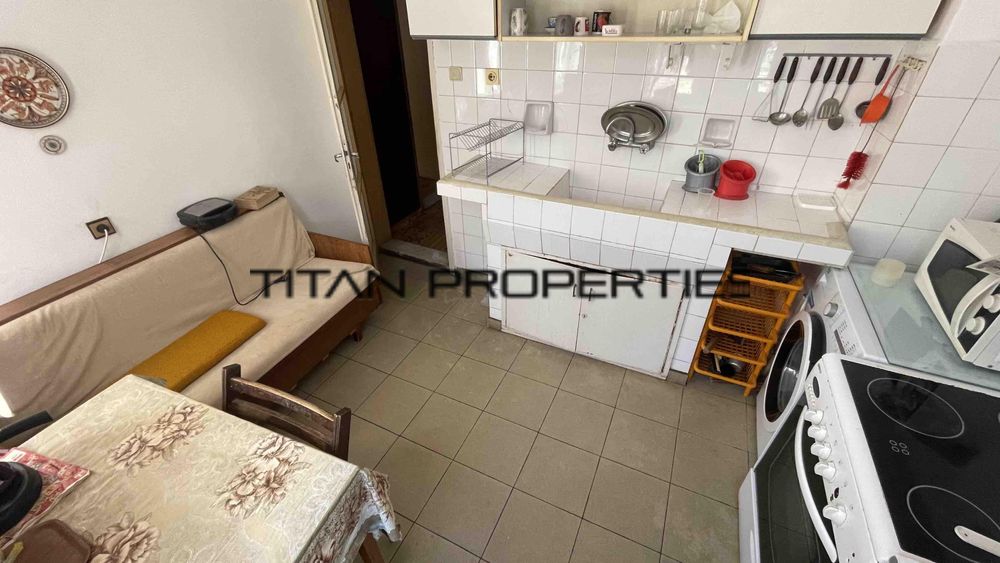 Продава се Четиристаен апартамент в Бургас, Лазур - 85 кв.м за 1942 €/кв.м - Снимка #3