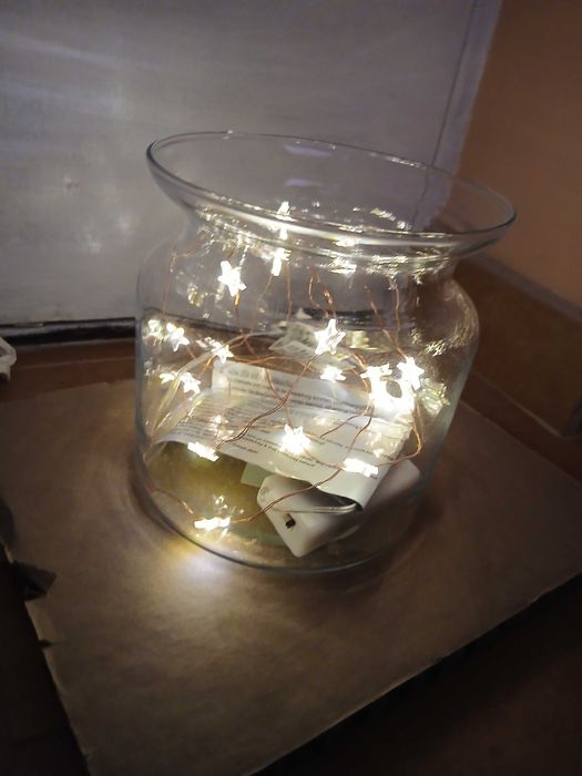 instalatie de lumini cu stelute in vas