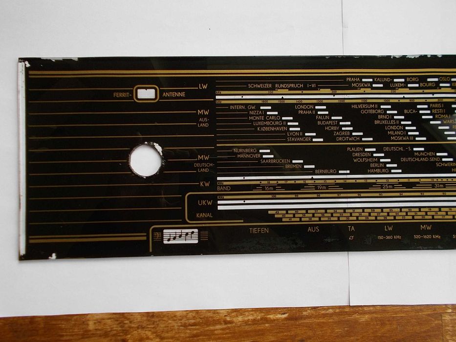 Оригинална стъклена скала за лампово радио Olympia 571W