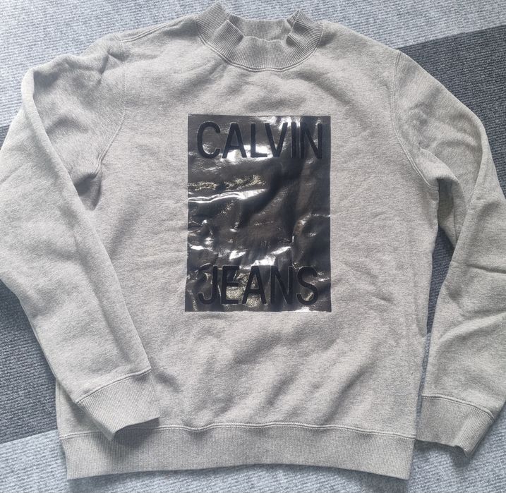 Дамски блузи и пуловери